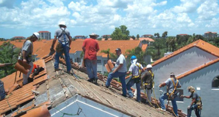 Simple Work Comp offers roofers insurance, workers compensation insurance, roofers work comp, work comp for roofers. Workers